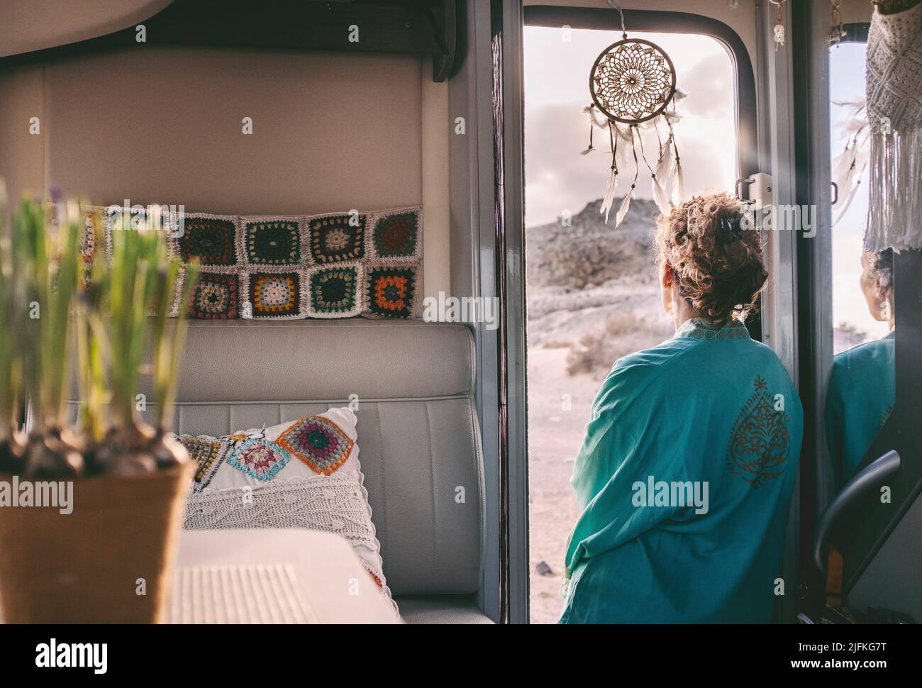 Van back window hi res stock photography and images Alamy
