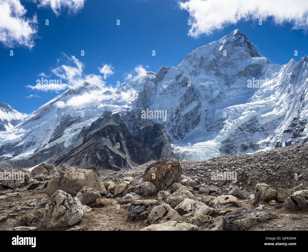 Nupste Summit Ridge Nuptse ridge everest hi-res stock photography and images - Alamy