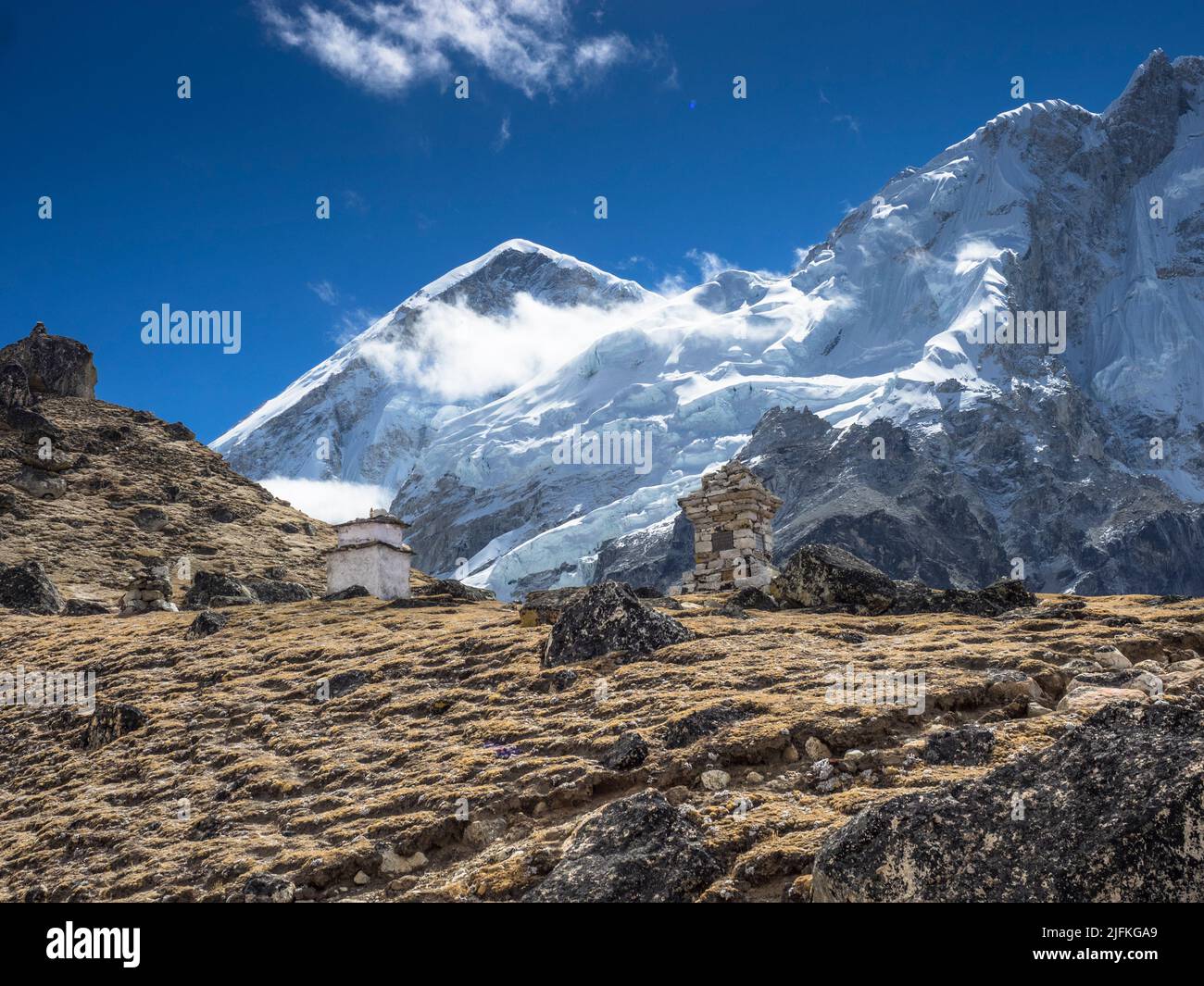 The West Shoulder of Everest from the small hill where the Adventure Consultants memorial chortens reside above Gorak Shep. Stock Photo