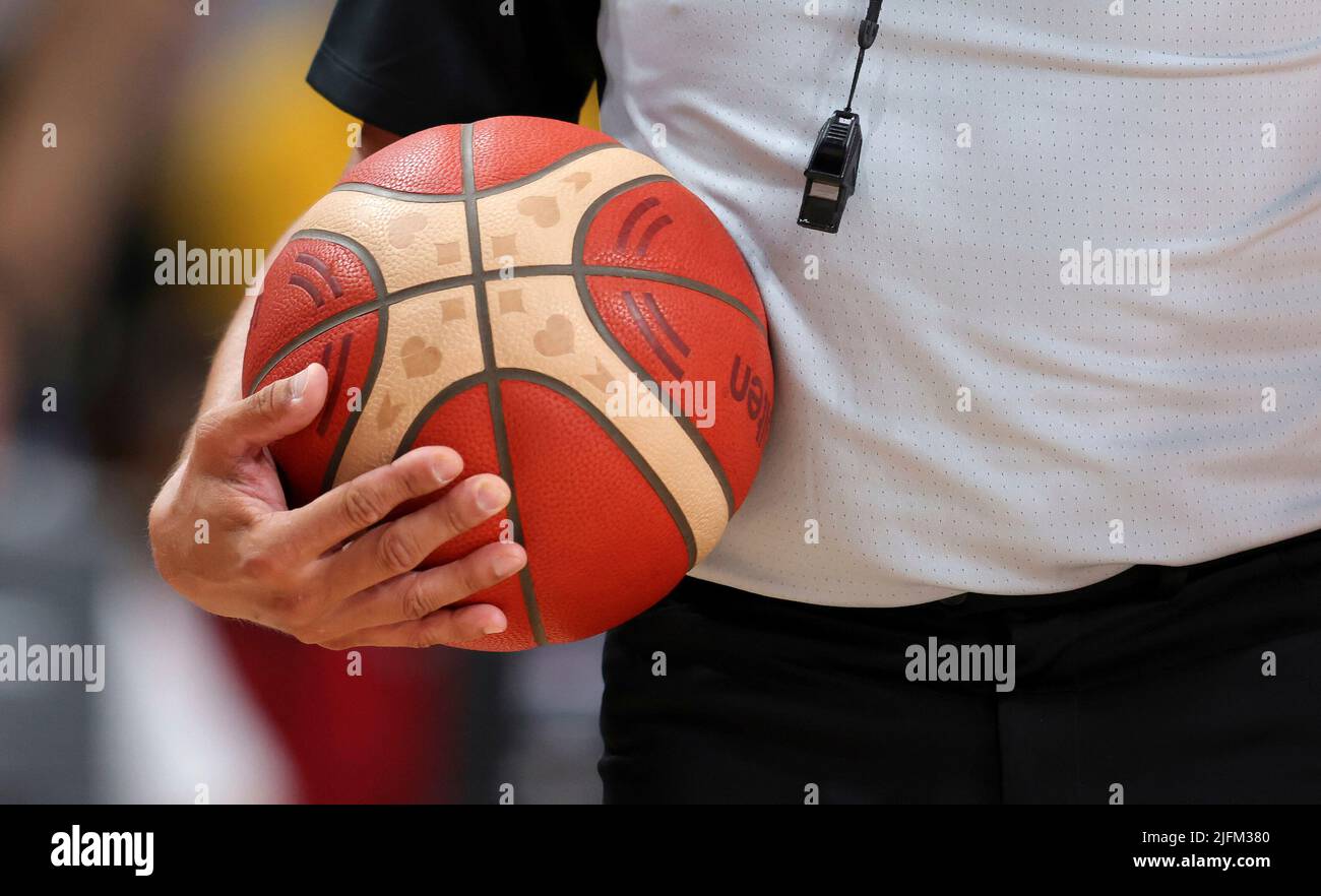 Basketball referee hi-res stock photography and images - Page 17 - Alamy