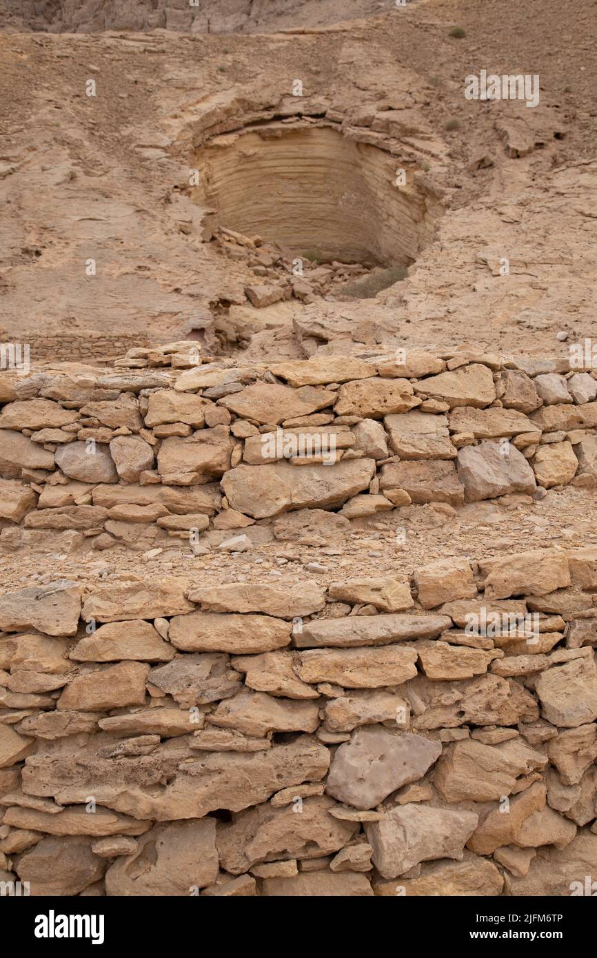 The historic Jebel Hafeet Beehive Tombs Stock Photo - Alamy