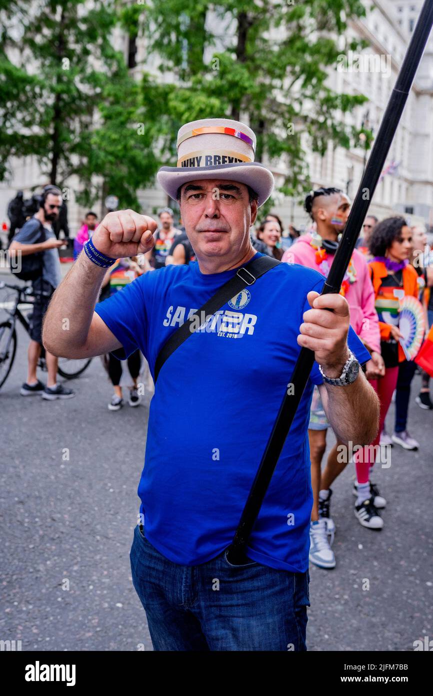 Protester Steve Bray, also known at 'Stop Brexit Man', at Pride in London Parade, Central London, Saturday 2 July 2022 Stock Photo