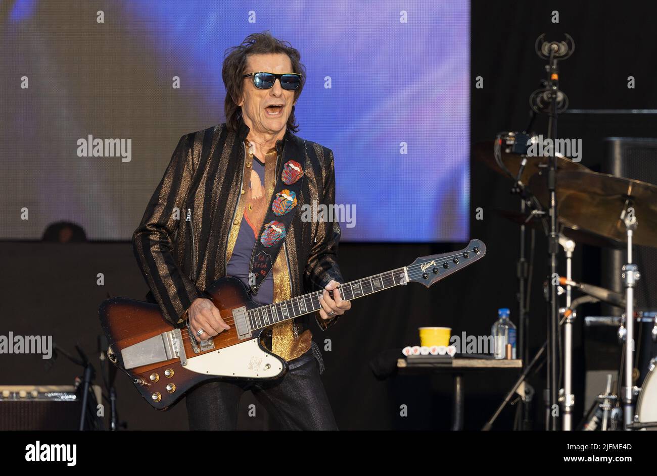 LONDON, UK. 3 July 2022: Ronnie Wood of The Rolling Stones perform at  American Express present BST Hyde Park in London, England. Credit:  S.A.M./Alamy Live News Stock Photo - Alamy