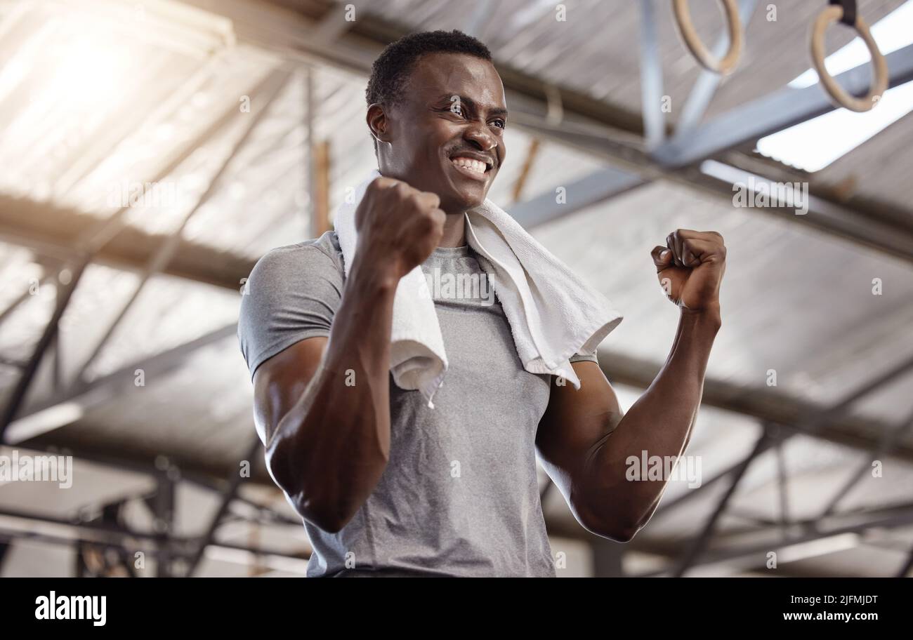 Smiling black athlete training hi-res stock photography and images - Alamy