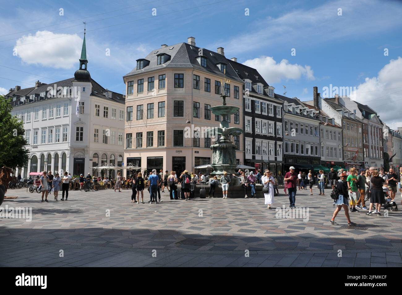 Copenhagen/Denmark/04 July 2022/. Shoppers and tarvellers on Copenhagen ...