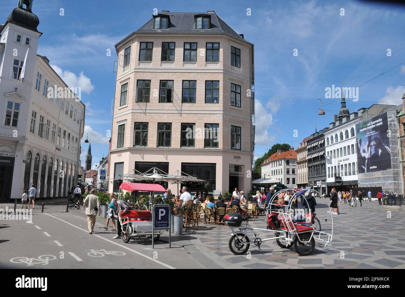 Copenhagen/Denmark/04 July 2022/. Shoppers and tarvellers on Copenhagen ...