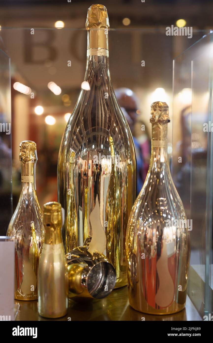 Champagne bottles sizes hires stock photography and images Alamy