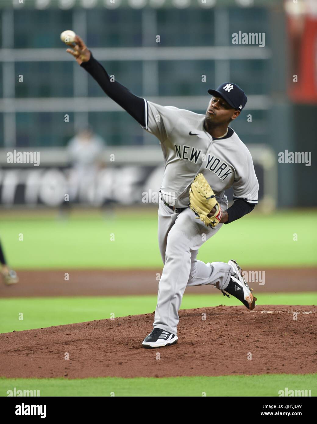 New York Yankees starting pitcher Luis Severino (40) pitches during the