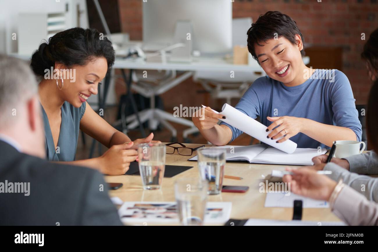Engaging Business Atmosphere: Fostering Productivity and Collaboration Engaging Business Atmosphere: Fostering Productivity and Collaboration