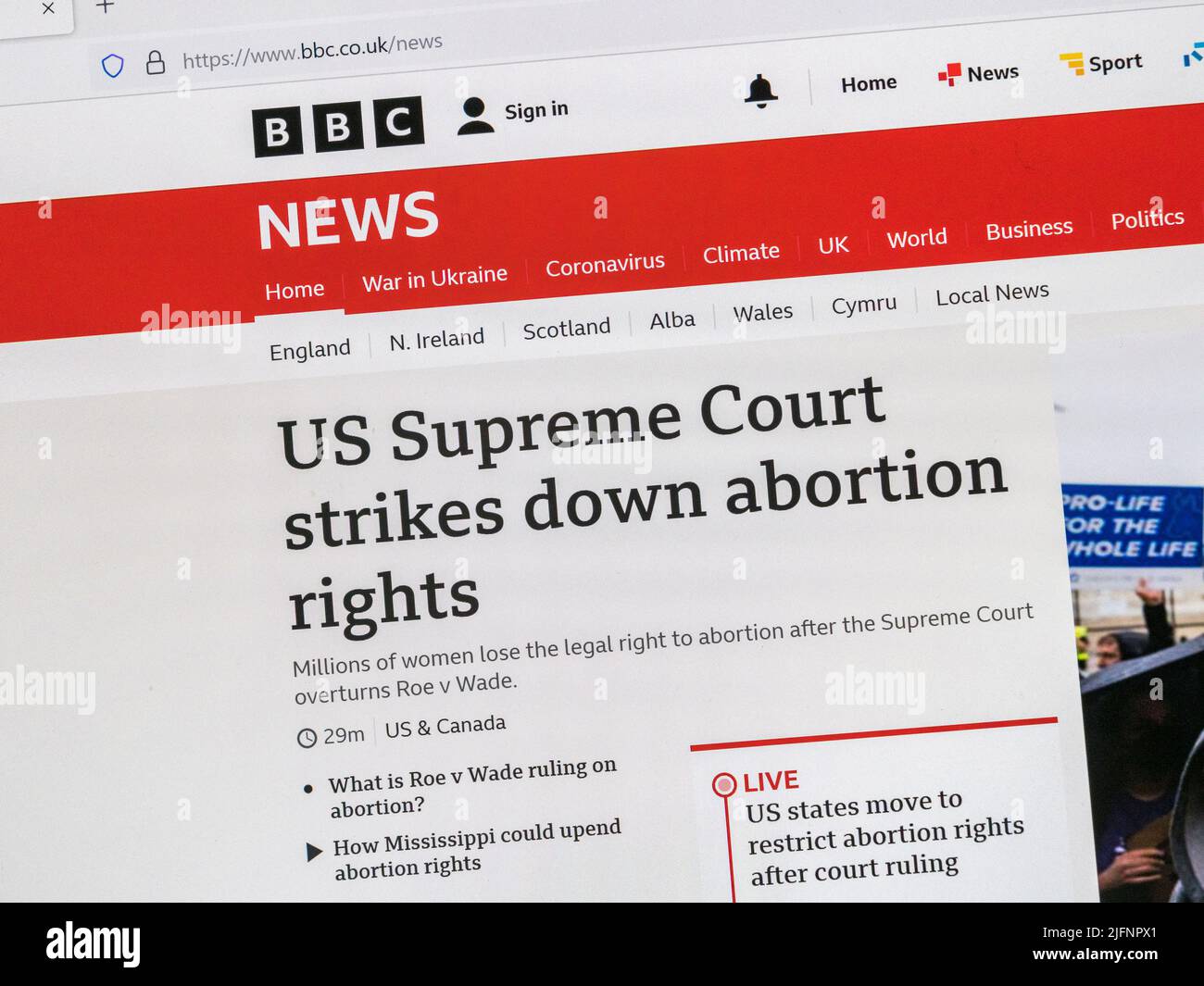 'US Supreme Court strikes down abortion rights'': BBC News website following the Supreme Court decision on 24th June 2022. Stock Photo