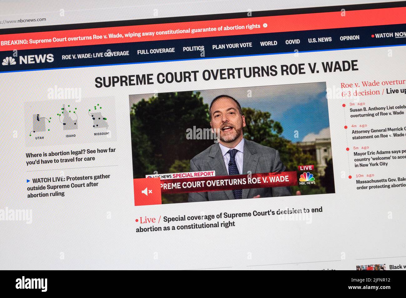 'Supreme Court Overturns Roe v Wade'': NBC News website following the Supreme Court decision on 24th June 2022. Stock Photo