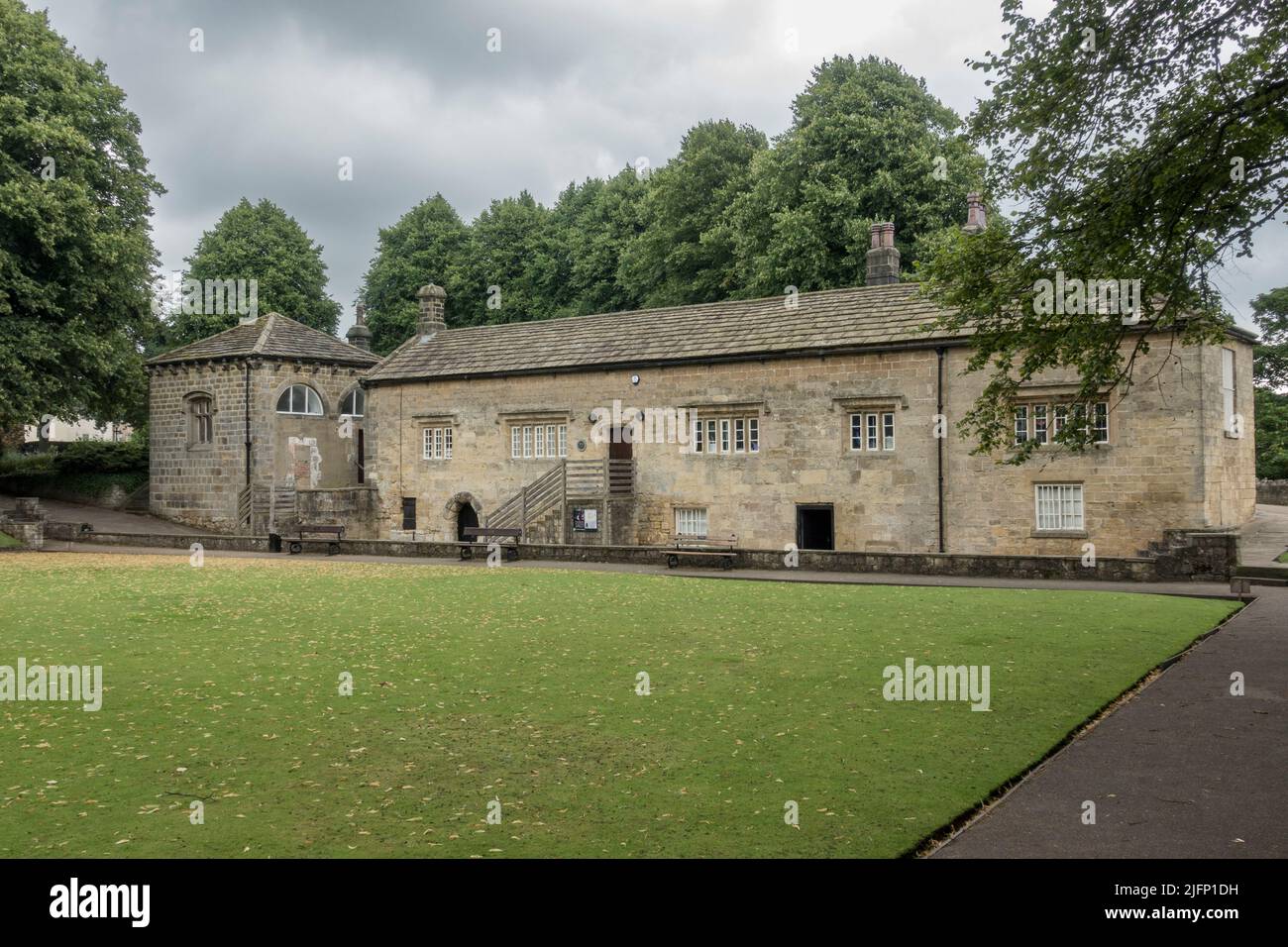 Courthouse in the grounds of Knaresborough Castle, a ruined fortress overlooking the River Nidd in the town of Knaresborough, North Yorkshire, UK. Stock Photo
