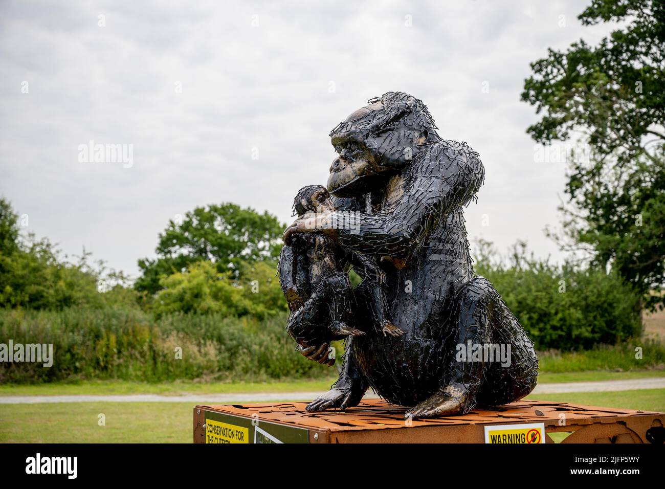 The British Ironwork Centre, Gorilla/baby  Exhibit/Sculpture Stock Photo