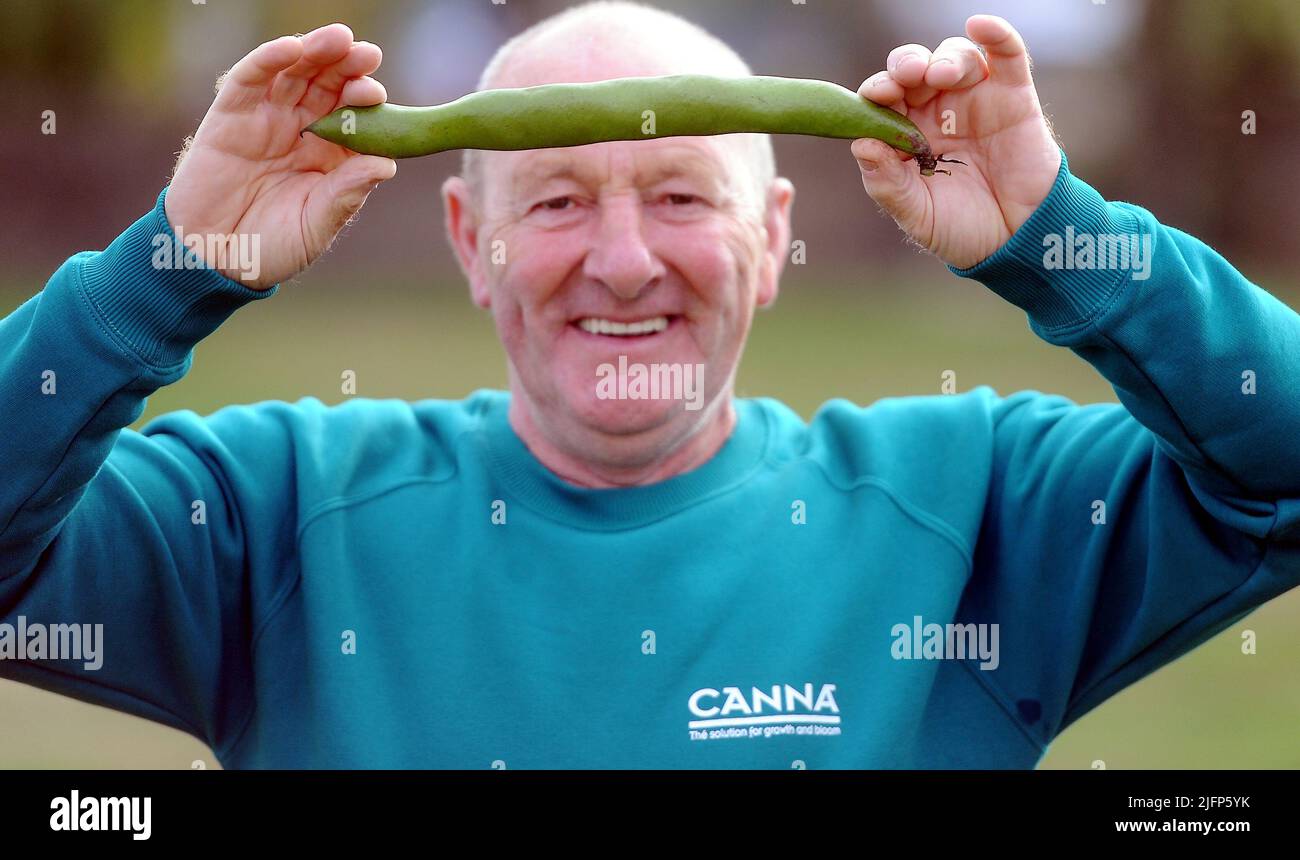Joe Atherton with his new Guiness World Record winning heaviest Broad