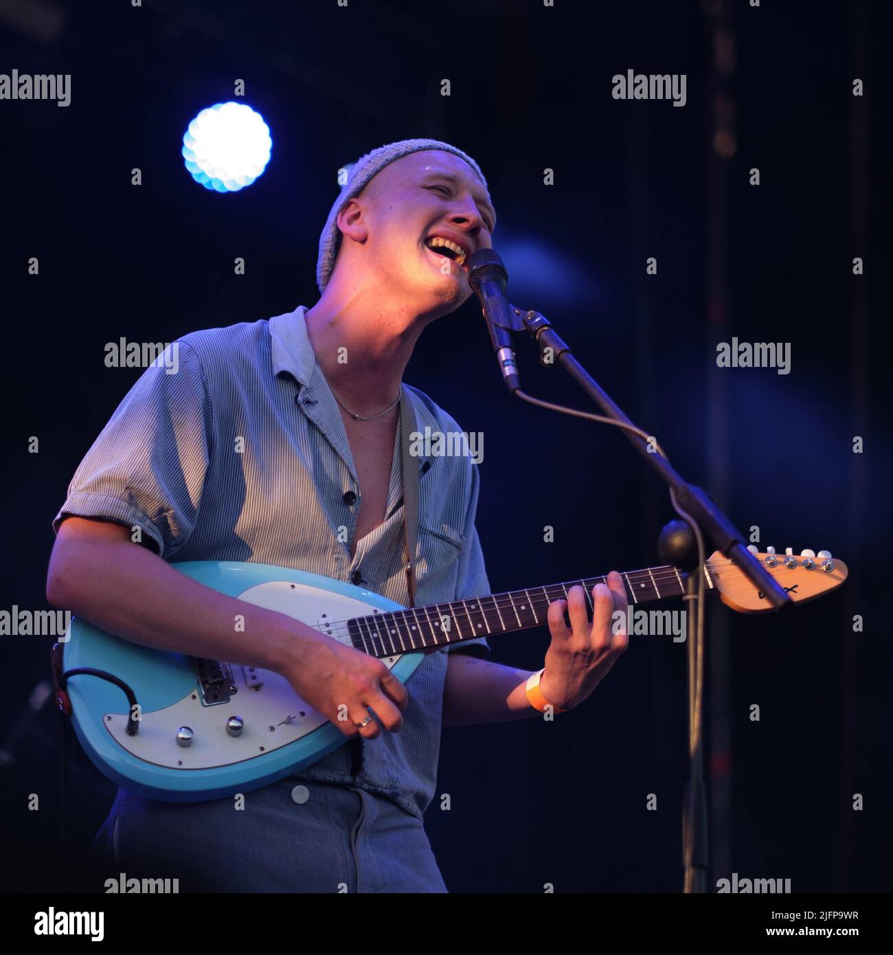 Madrid, Spain. 04th July, 2022. British singer George Van Den Broek of the group Yellow Days performs during the concert offered at the Noches del Botanico festival in Madrid. Credit: SOPA Images Limited/Alamy Live News Stock Photo