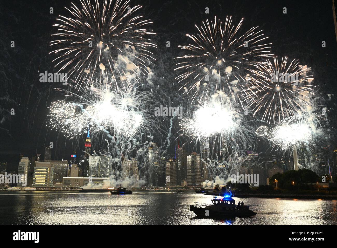 The Macy's Fourth of July fireworks show lights up the sky over midtown ...