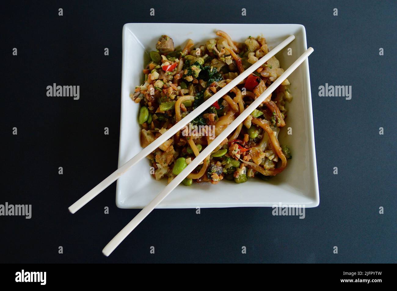 Japanese vegetable stir fry with Udon noodles Stock Photo - Alamy