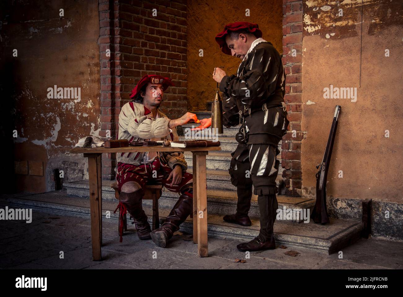 Pavia, Italy. 17th Oct, 2015. Italian infantry camp 16th century. The soldier's pay Credit: Independent Photo Agency/Alamy Live News Stock Photo