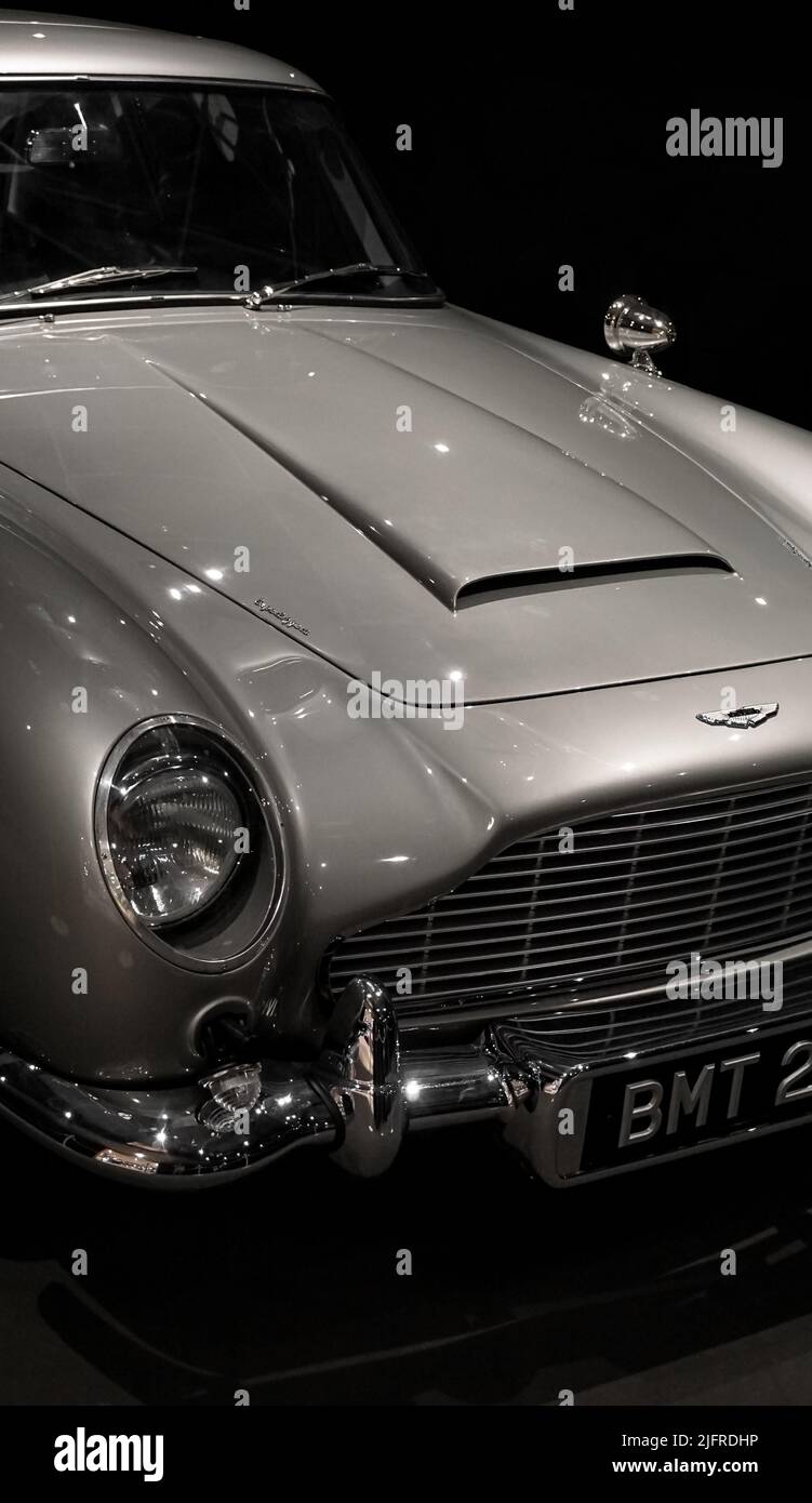 Aston martin db5 1964 hi-res stock photography and images - Alamy