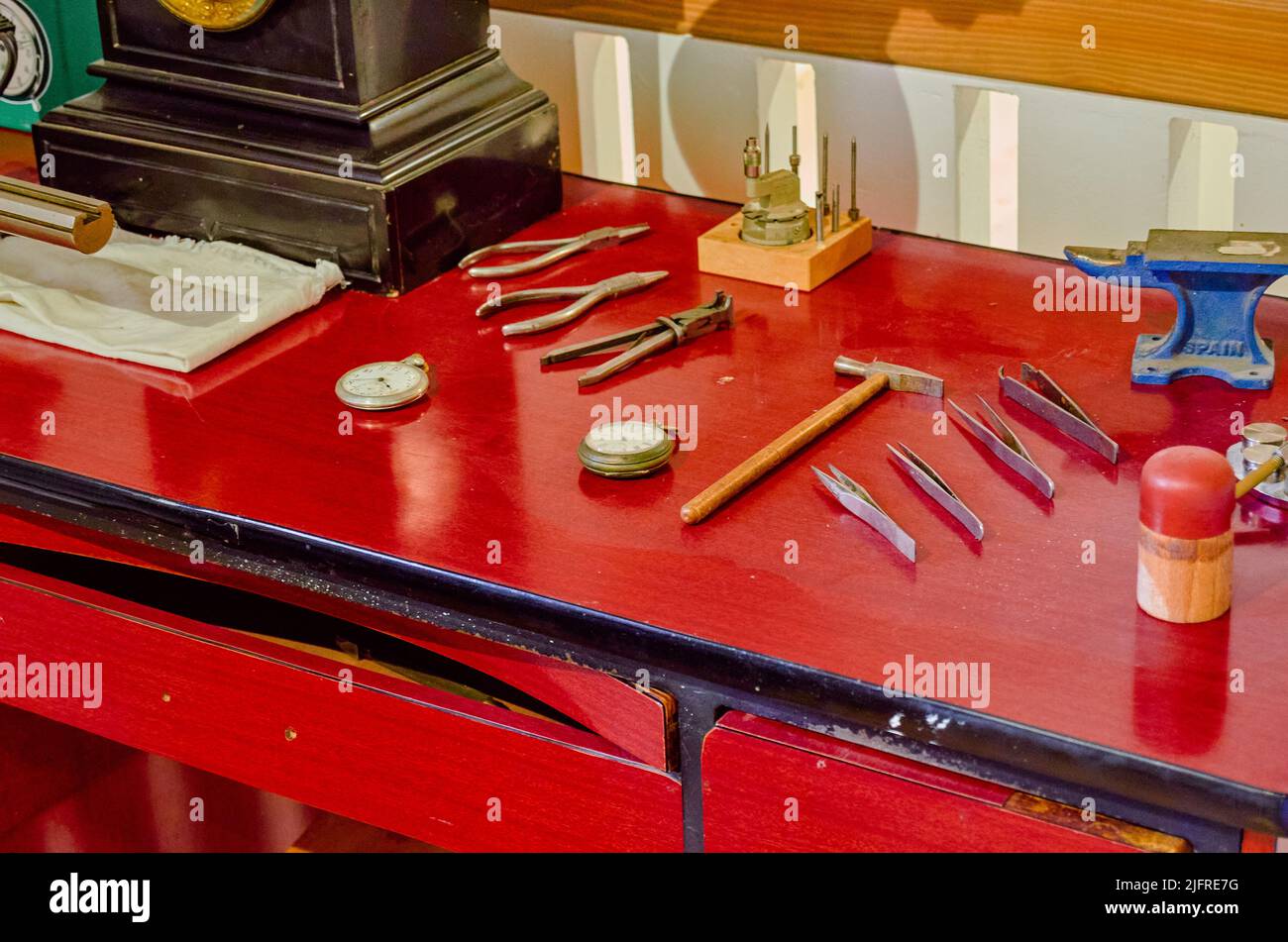 Work table tools craftsman hi-res stock photography and images - Alamy