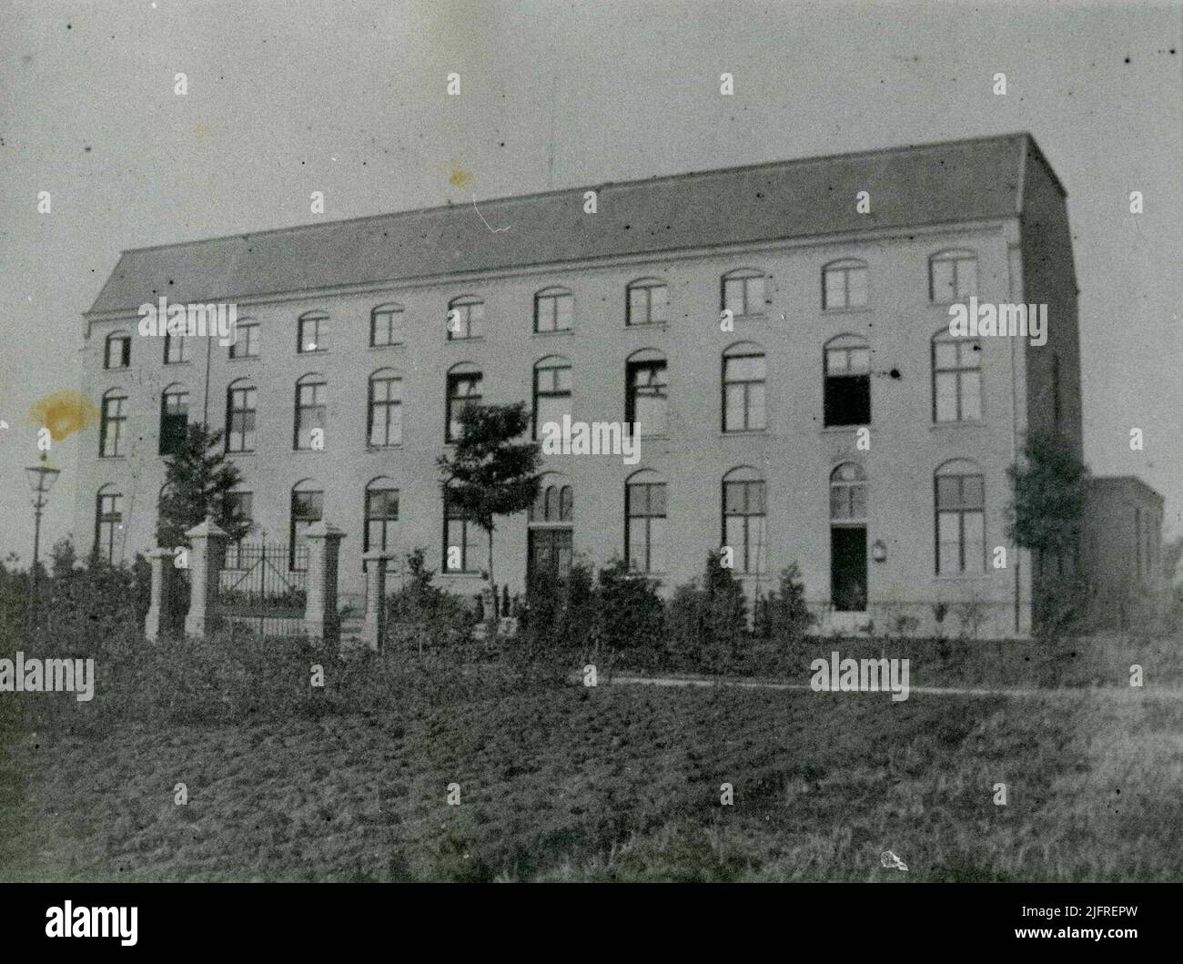 Front view of Klooster Brakkenstein. Klooster 'Nieuw Brakkenstein', by ...