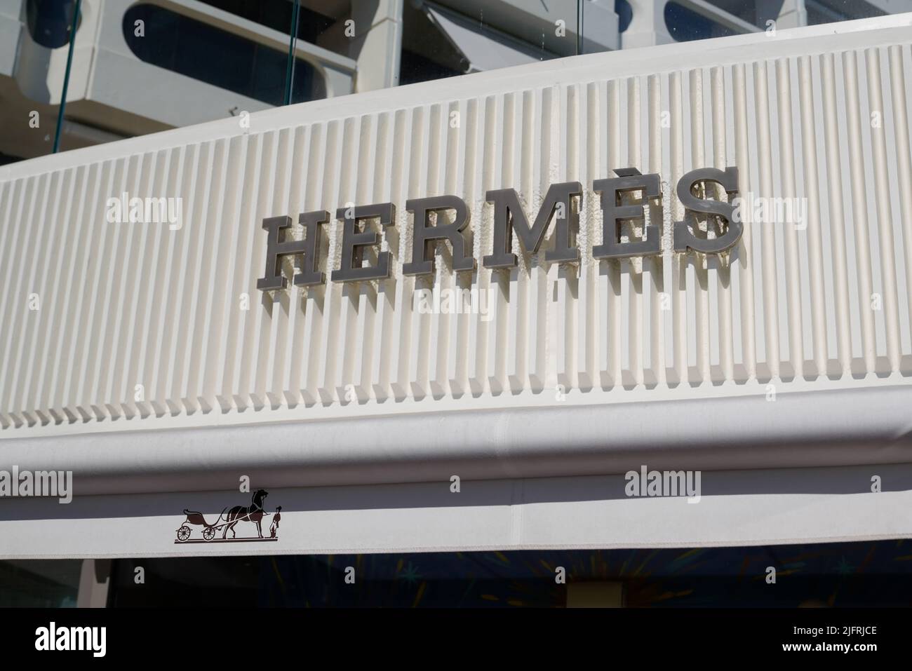 Cannes , paca / France 06 12 2022 Hermes logo sign and text brand