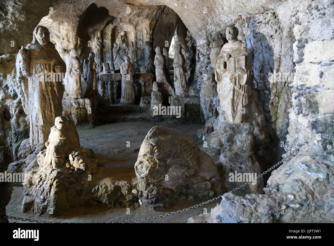 Pizzo Calabro Vibo Valentia- Chiesetta di Piedigrotta “Museo Civico ...