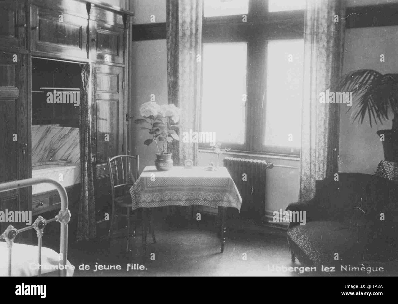 a-bedroom-in-the-french-girls-are-notre-dame-des-anges-now-the