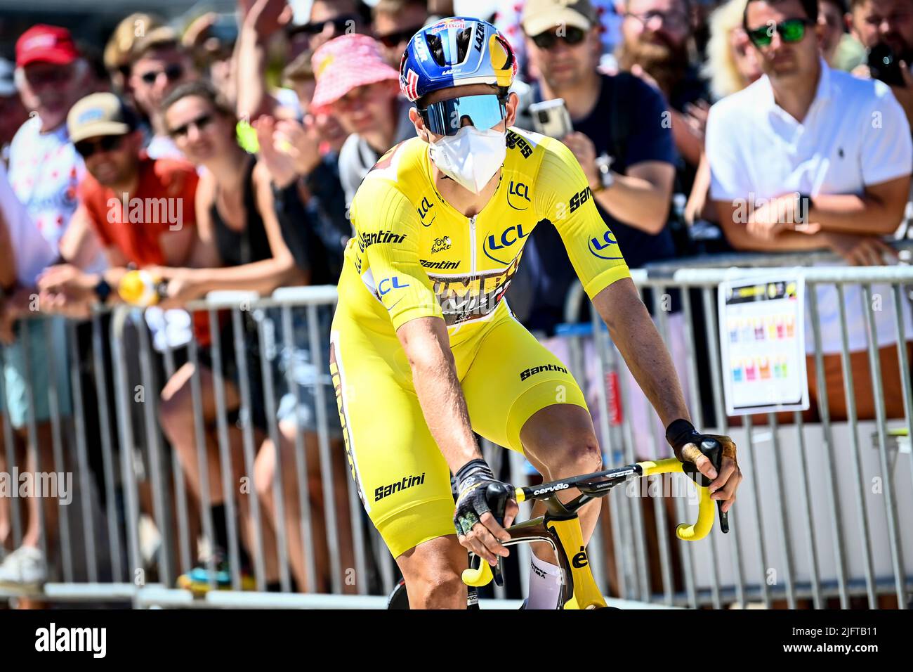 Dunkerque, France. 05th July, 2022. Belgian Wout Van Aert of Team Jumbo-Visma pictured at the start of stage four of the Tour de France cycling race, a 171.5 km race from Dunkerque to Calais, France on Tuesday 05 July 2022. This year's Tour de France takes place from 01 to 24 July 2022. BELGA PHOTO JASPER JACOBS - UK OUT Credit: Belga News Agency/Alamy Live News Stock Photo