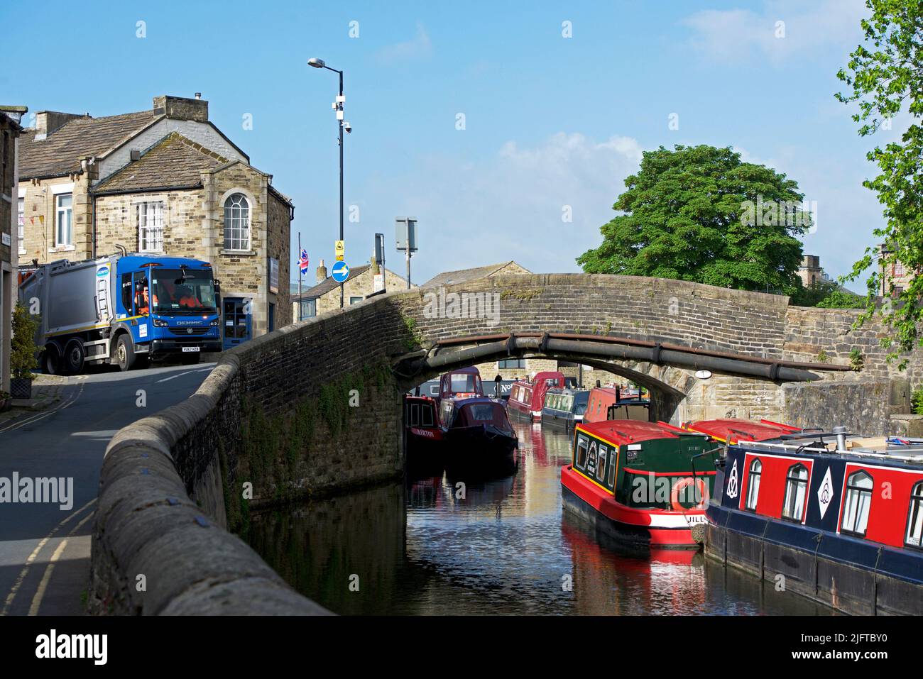 The Leeds & Liverpool Canal in Skipton, North Yorkshire, England UK Stock Photo