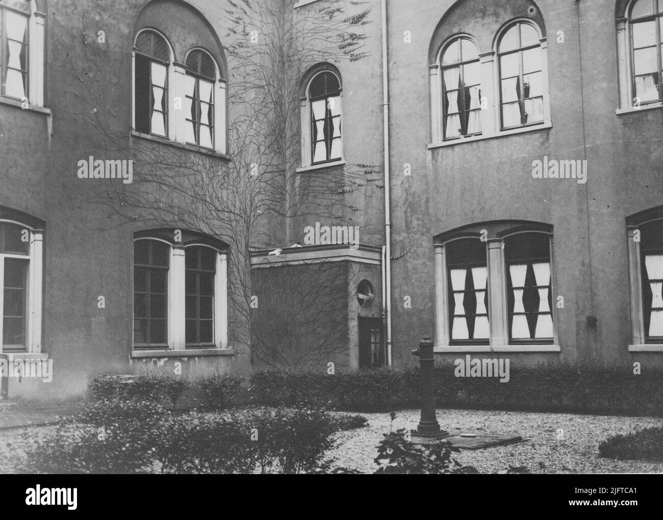 Small urban garden Black and White Stock Photos Images Alamy