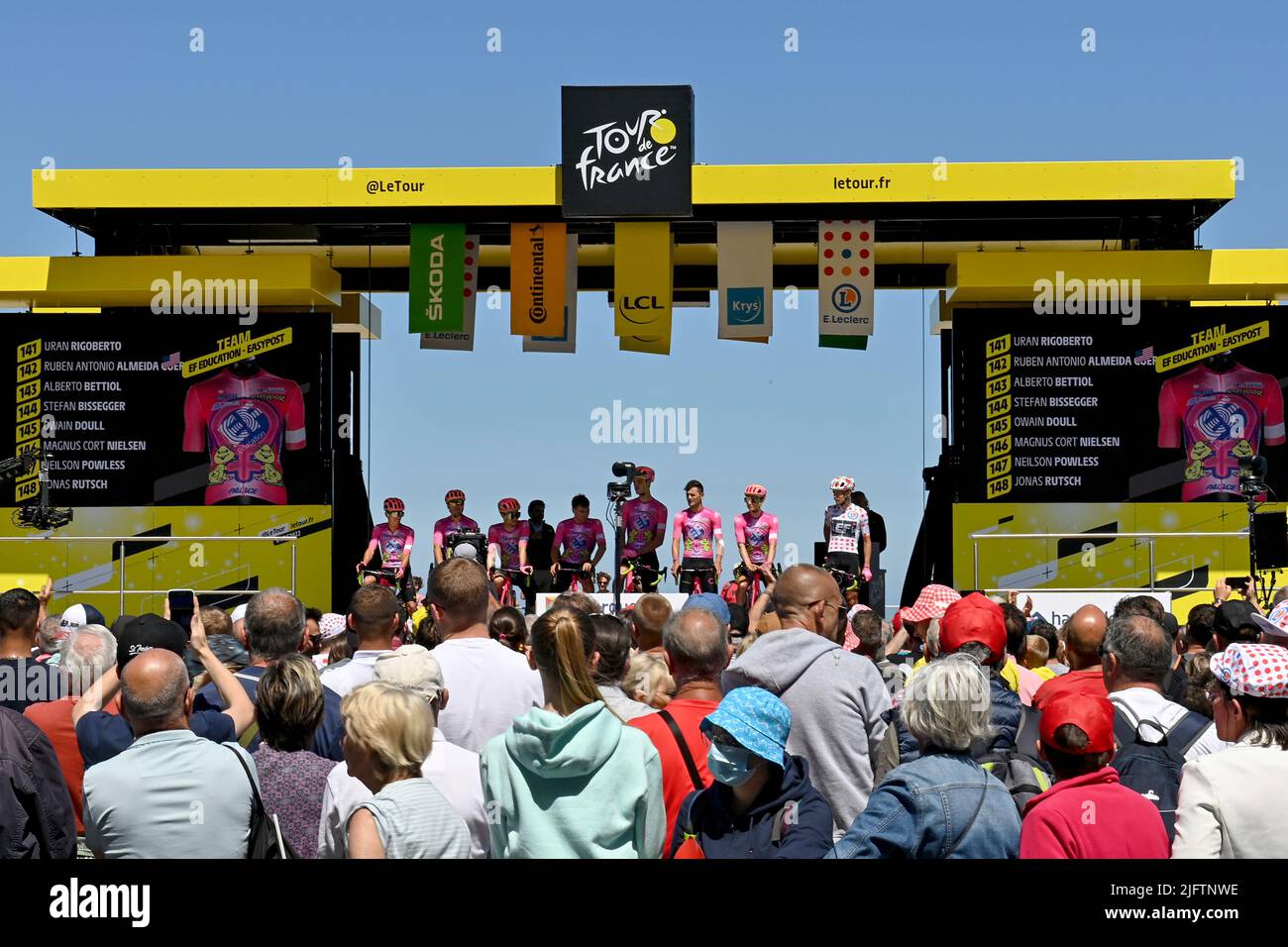 Calais, France. 05th July, 2022. EF Education-EasyPost riders pictured at the start of stage four of the Tour de France cycling race, a 171.5 km race from Dunkerque to Calais, France on Tuesday 05 July 2022. This year's Tour de France takes place from 01 to 24 July 2022. BELGA PHOTO POOL PETE GODING - UK OUT Credit: Belga News Agency/Alamy Live News Stock Photo