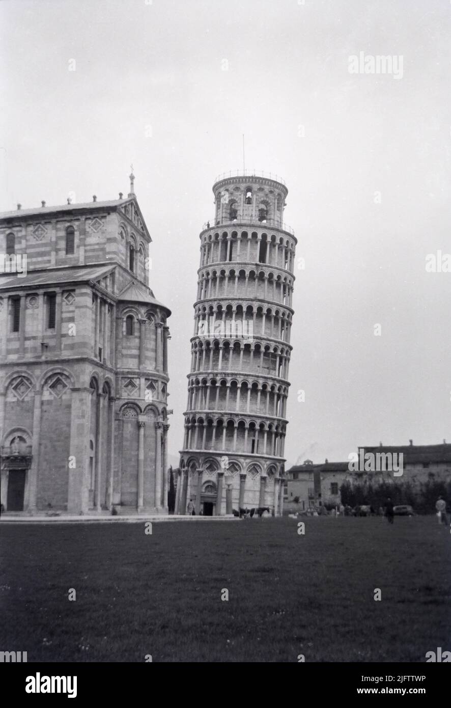 Europe Italy Pisa leaning tower and basilica in Tuscany in the 1940s 1948 B&W vintage photo Stock Photo