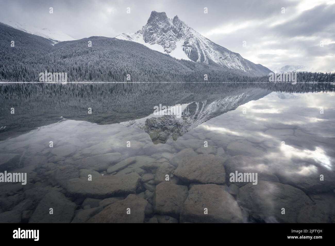 Crystal clear lake hi-res stock photography and images - Alamy