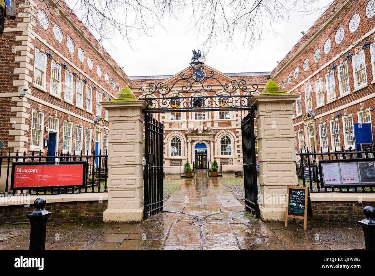 Built in 1716–17 as a charity school, Bluecoat Chambers in School Lane is the oldest surviving building in central Liverpool, England, and the oldest Stock Photo