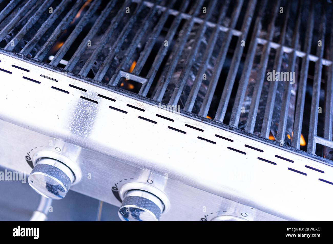 Cast iron grill grates hi-res stock photography and images - Alamy