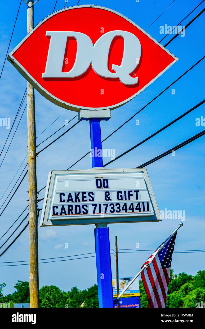Dairy queen cone hi-res stock photography and images - Alamy