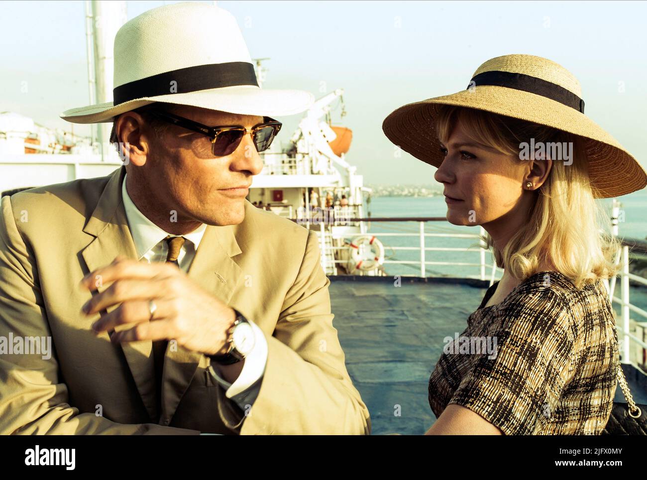 viggo-mortensen-kirsten-dunst-the-two-faces-of-january-2014-stock