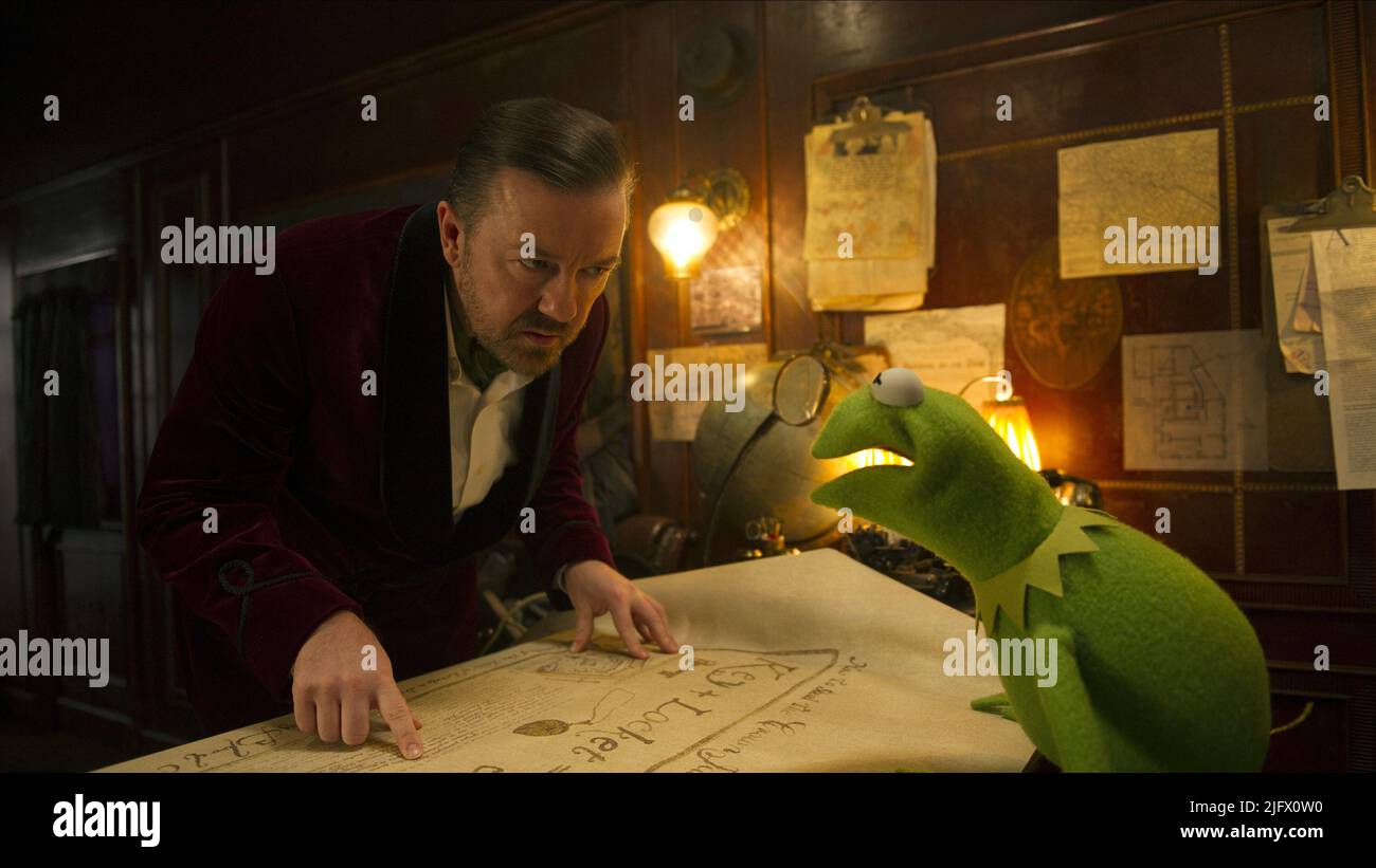 Ricky gervais kermit muppets most wanted hi-res stock photography and ...
