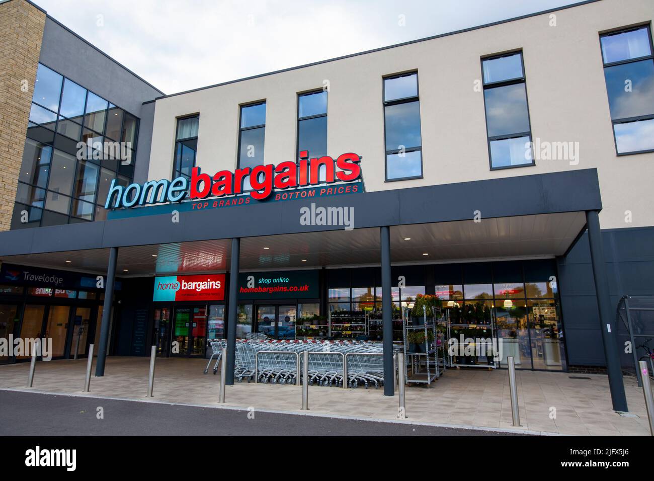Homebargains store at Faringdon, Oxfordshire, England, UK Stock Photo