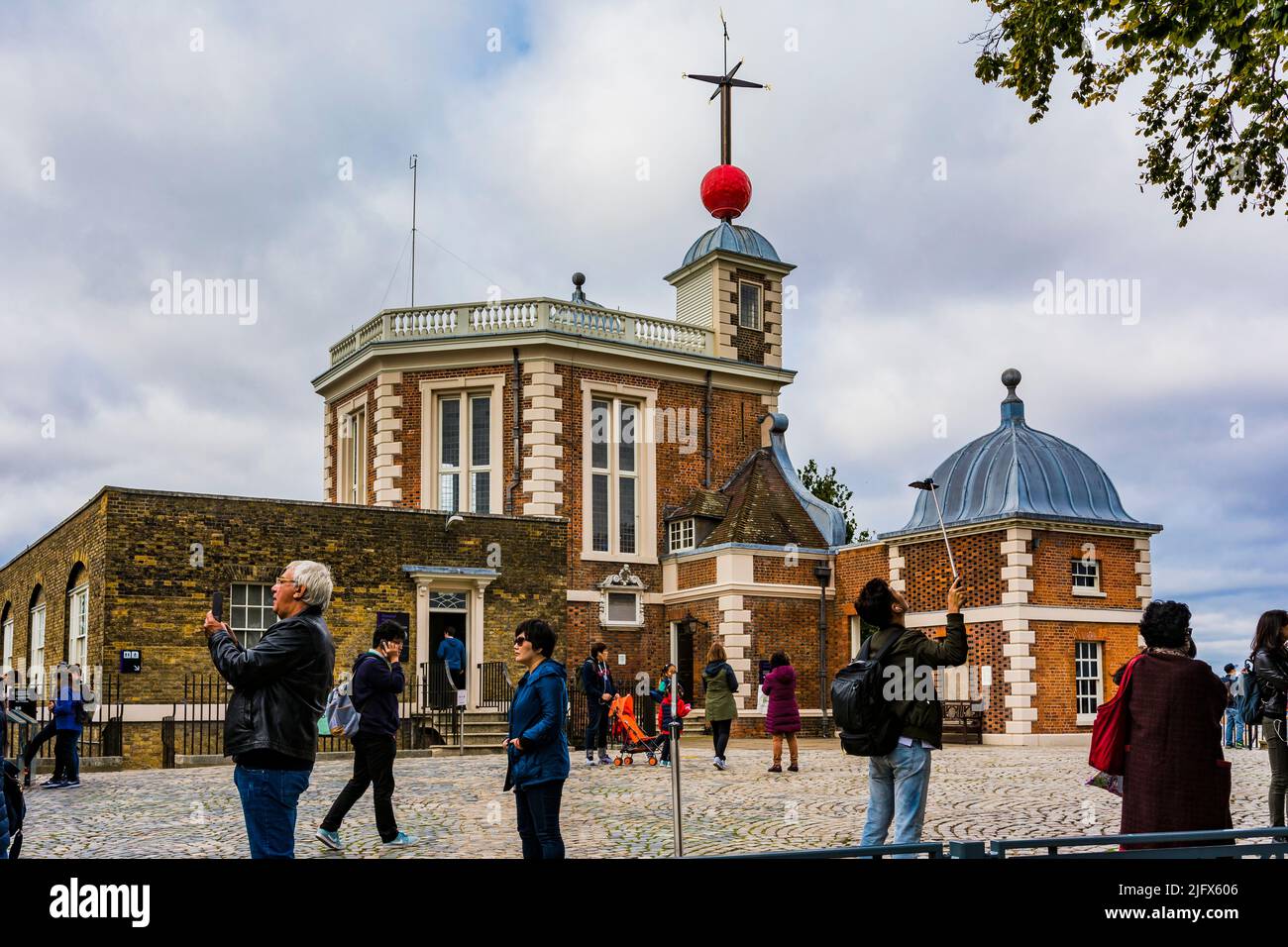 The Royal Observatory, Greenwich - ROG-, known as the Old Royal Observatory from 1957 to 1998, when the working Royal Greenwich Observatory, RGO, temp Stock Photo