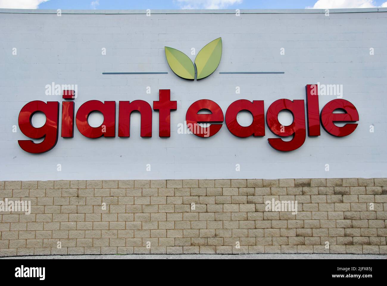 Giant Eagle supermarket in Northeast Ohio. This one in Lakewood, Ohio