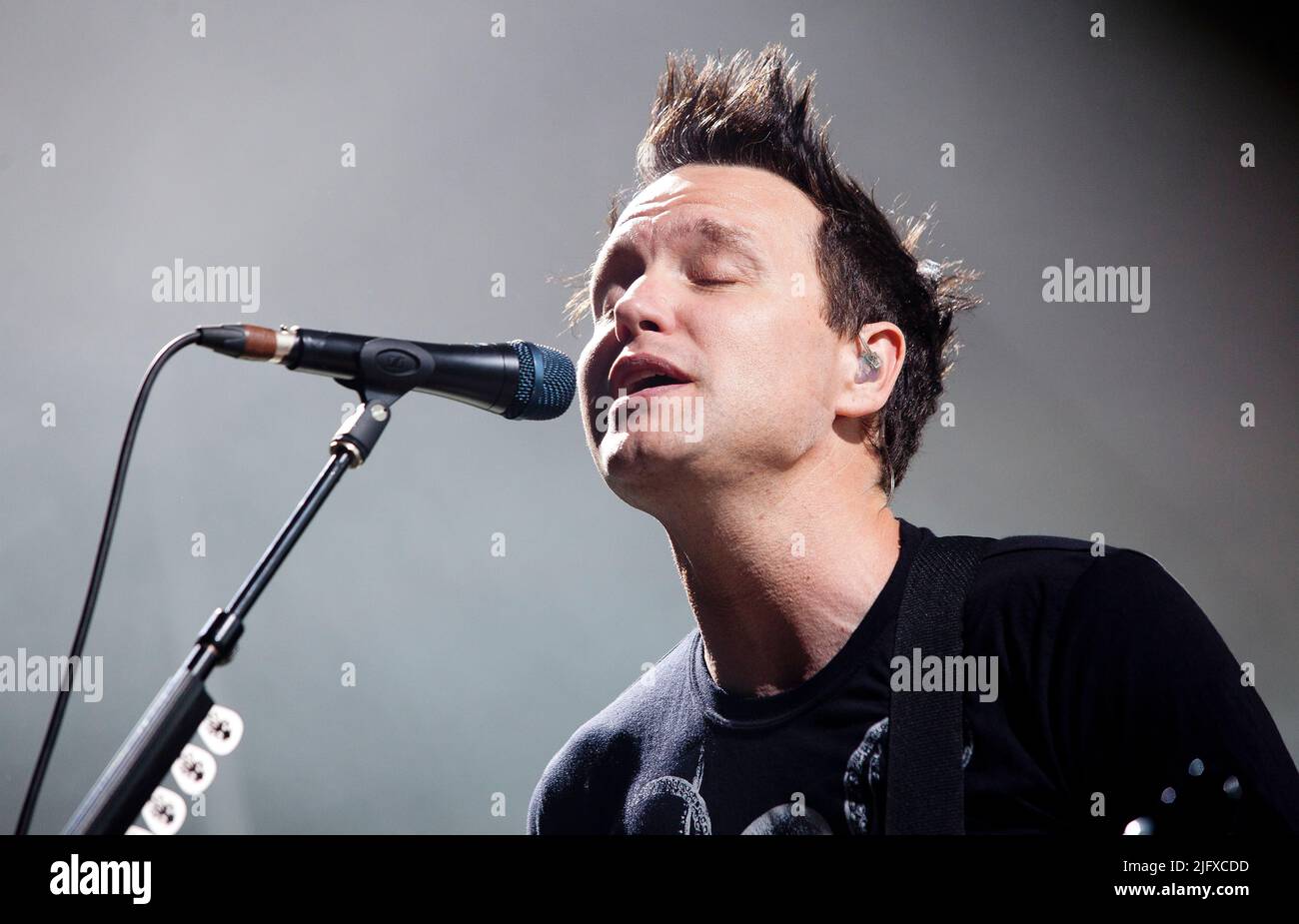 Mark hoppus 30s hires stock photography and images Alamy