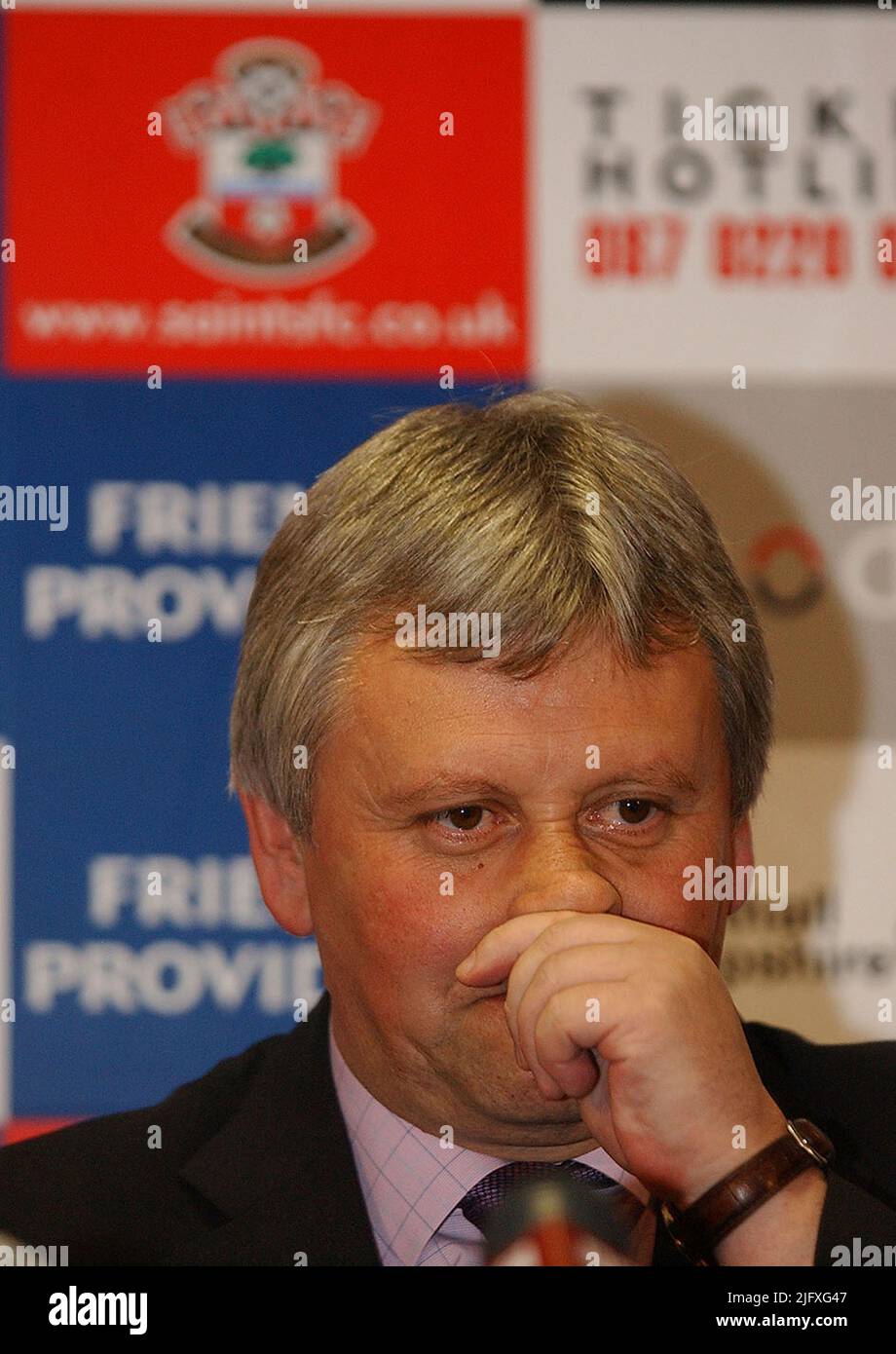 PAUL STURROCK APPOINTED NEW SOUTHAMPTON MANAGER. PIC MIKE WALKER, 2004