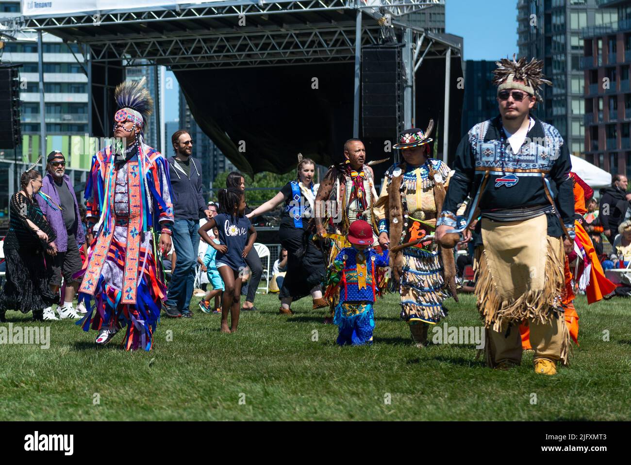 Indigenous art festival and toronto hi-res stock photography and images ...