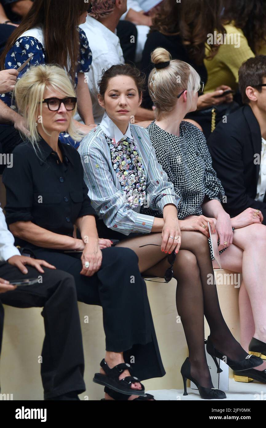 Marion Cotillard attends the Chanel Haute Couture Fall Winter 2022 2023 ...