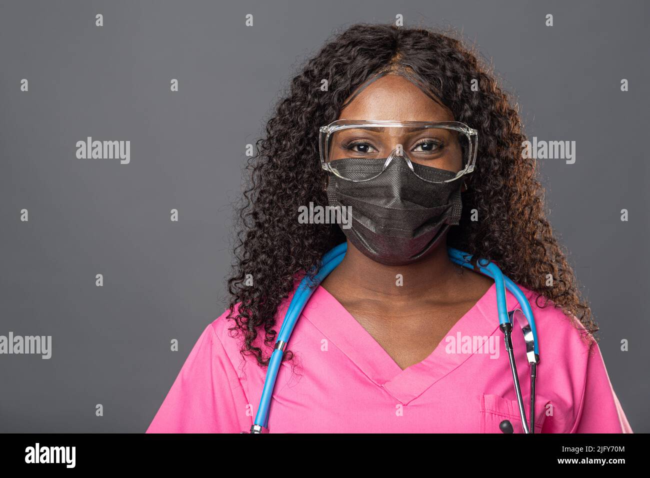 African american woman doctor hi-res stock photography and images - Alamy