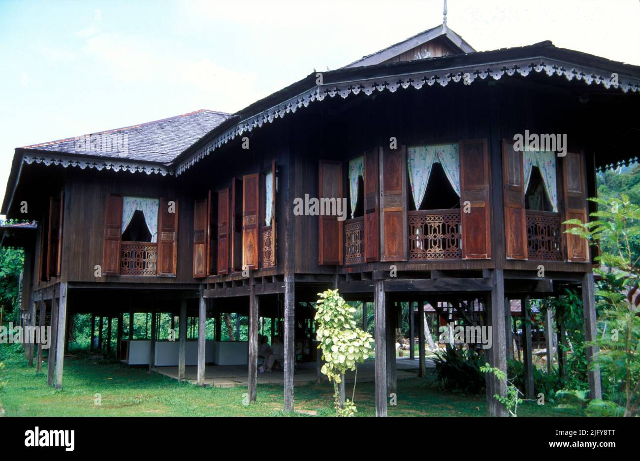 Traditional stilt house in sarawak hi-res stock photography and images ...