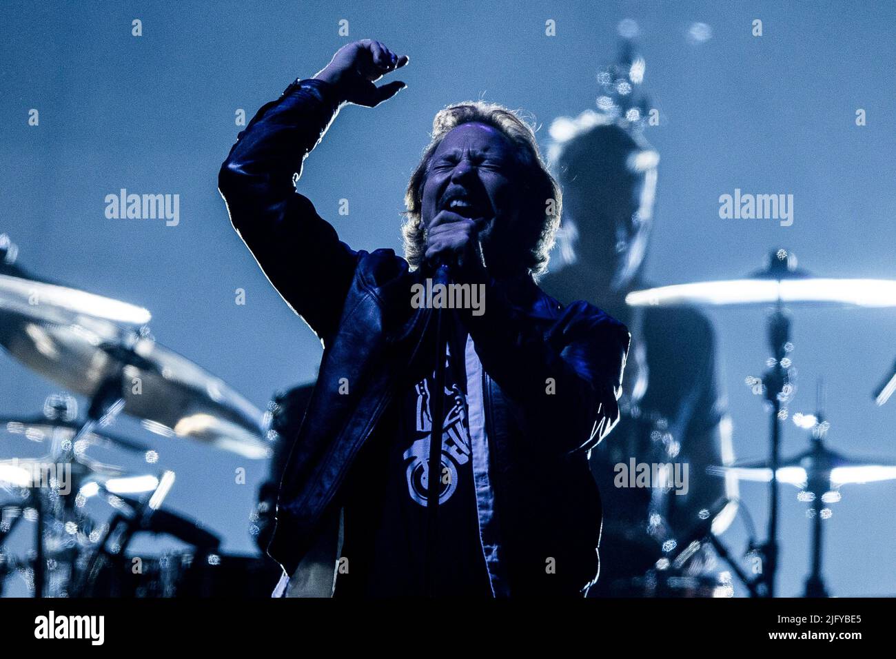 Eddie vedder hi-res stock photography and images - Alamy