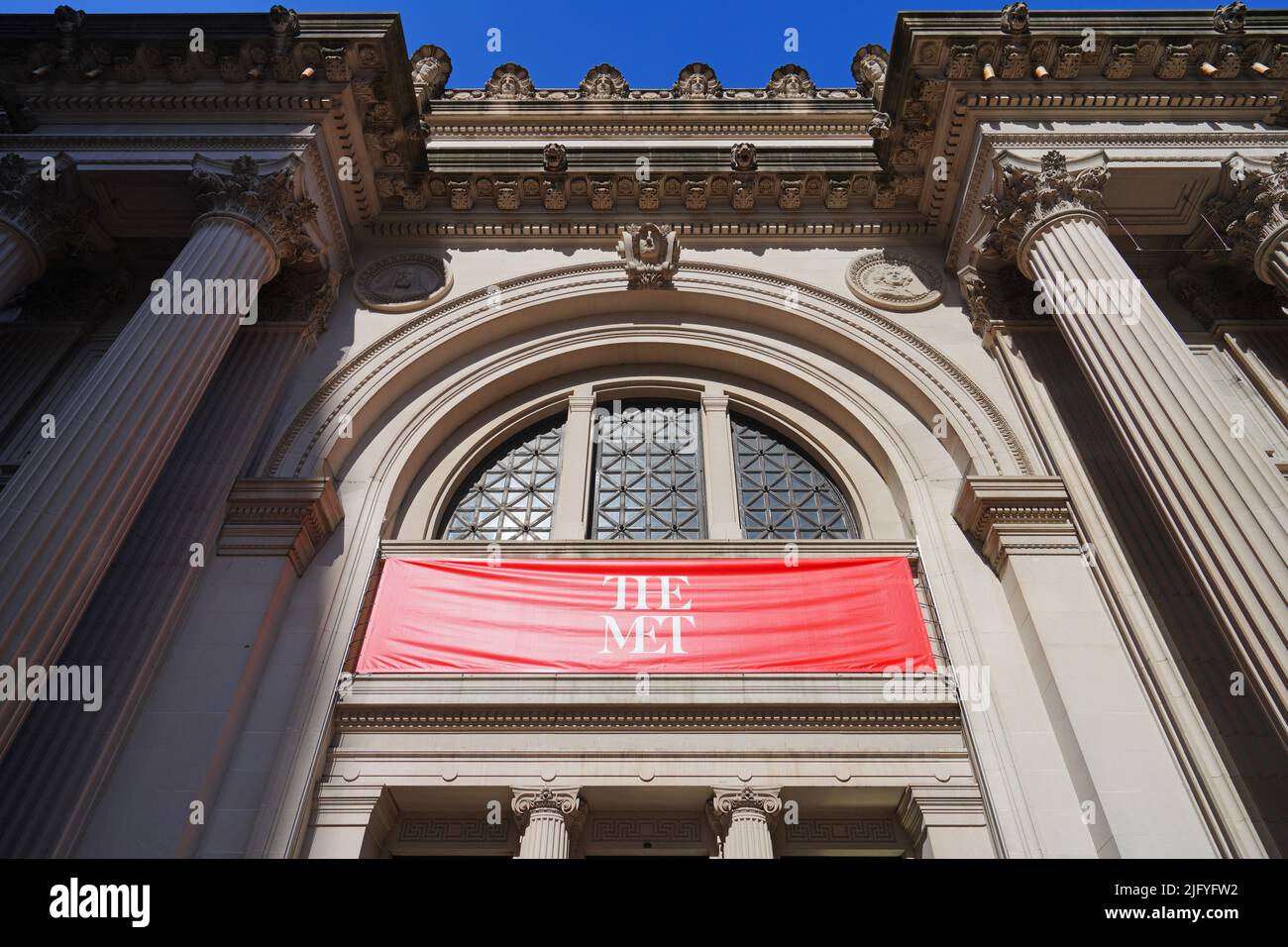 new-york-city-ny-22-mar-2022-view-of-the-metropolitan-museum-of-art